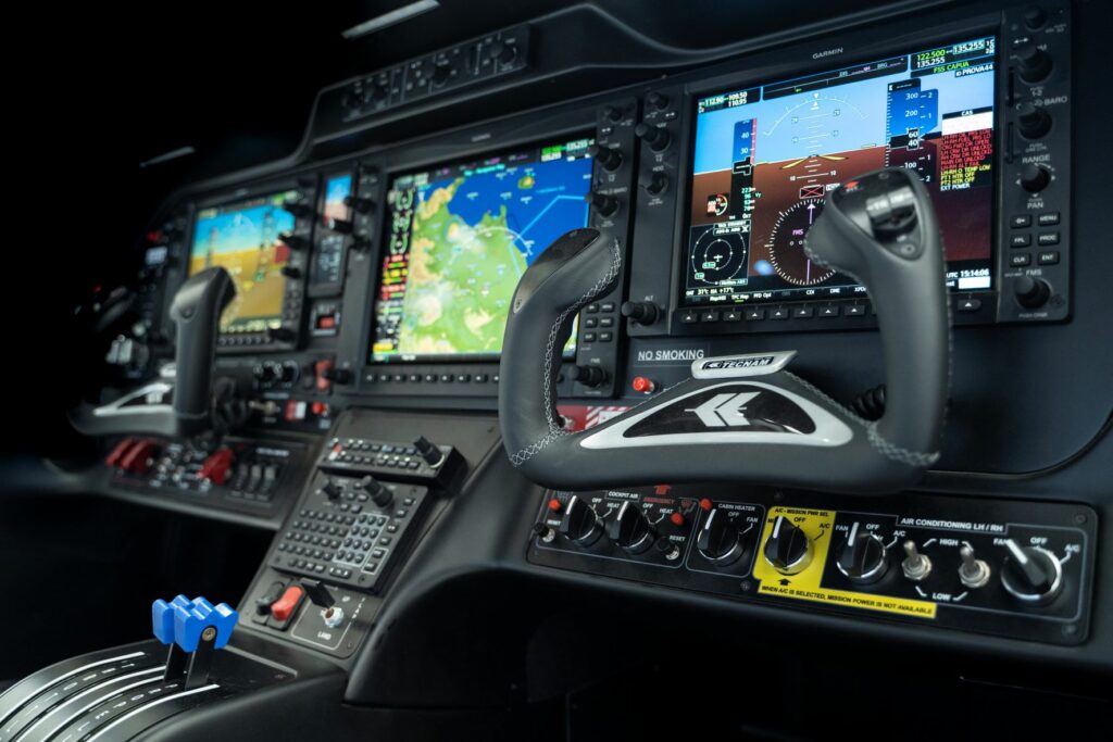 P2012-SMP-F-0014 avionics